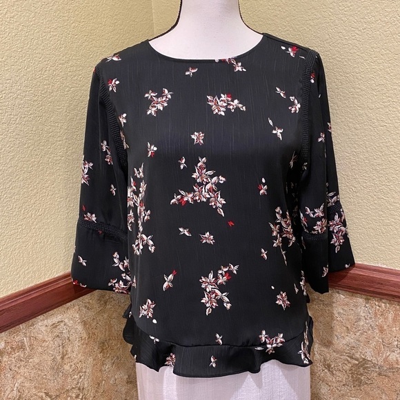 APT 9 Petite Med Black Floral Top Blouse Shirt Ruffle Hem Flowy 3/4 Sleeves - Picture 8 of 8
